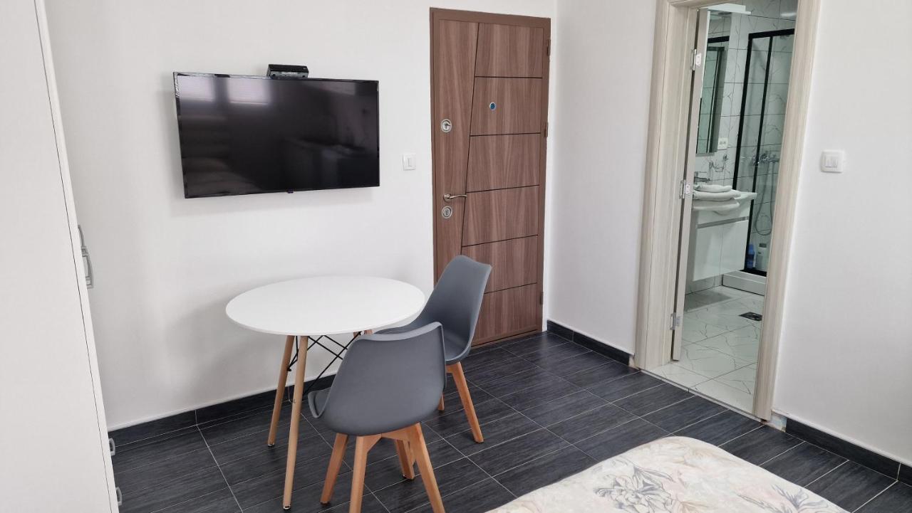 Apartman Tolosi 2 Appartement Podgorica Buitenkant foto