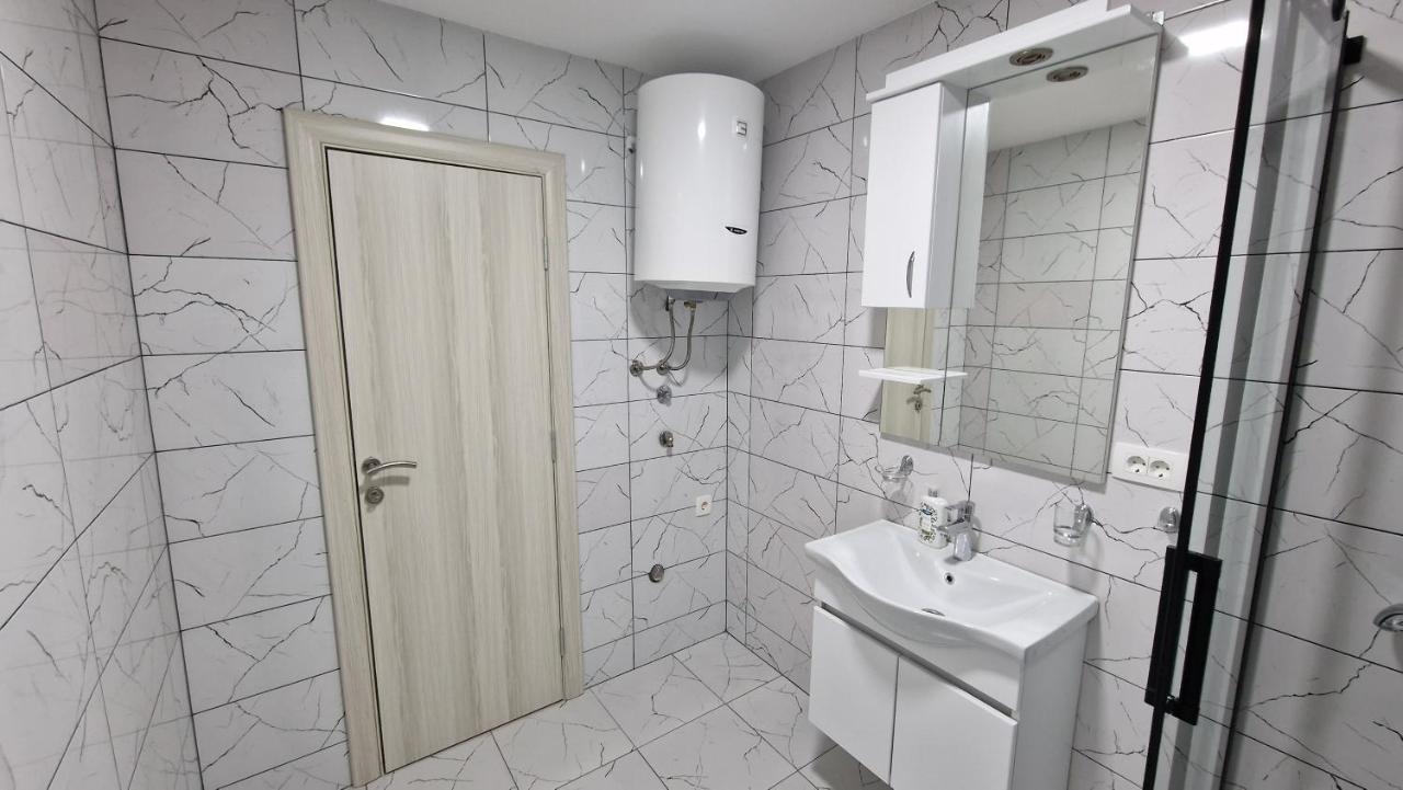 Apartman Tolosi 2 Appartement Podgorica Buitenkant foto
